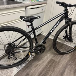 Trek Bike 29” Large Frame 2014 Trek 8.3 DS