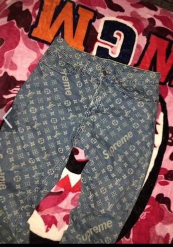 Louie Vuitton Supreme Jeans Men s clothing