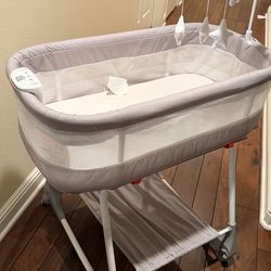 Bassinet with music and vibration