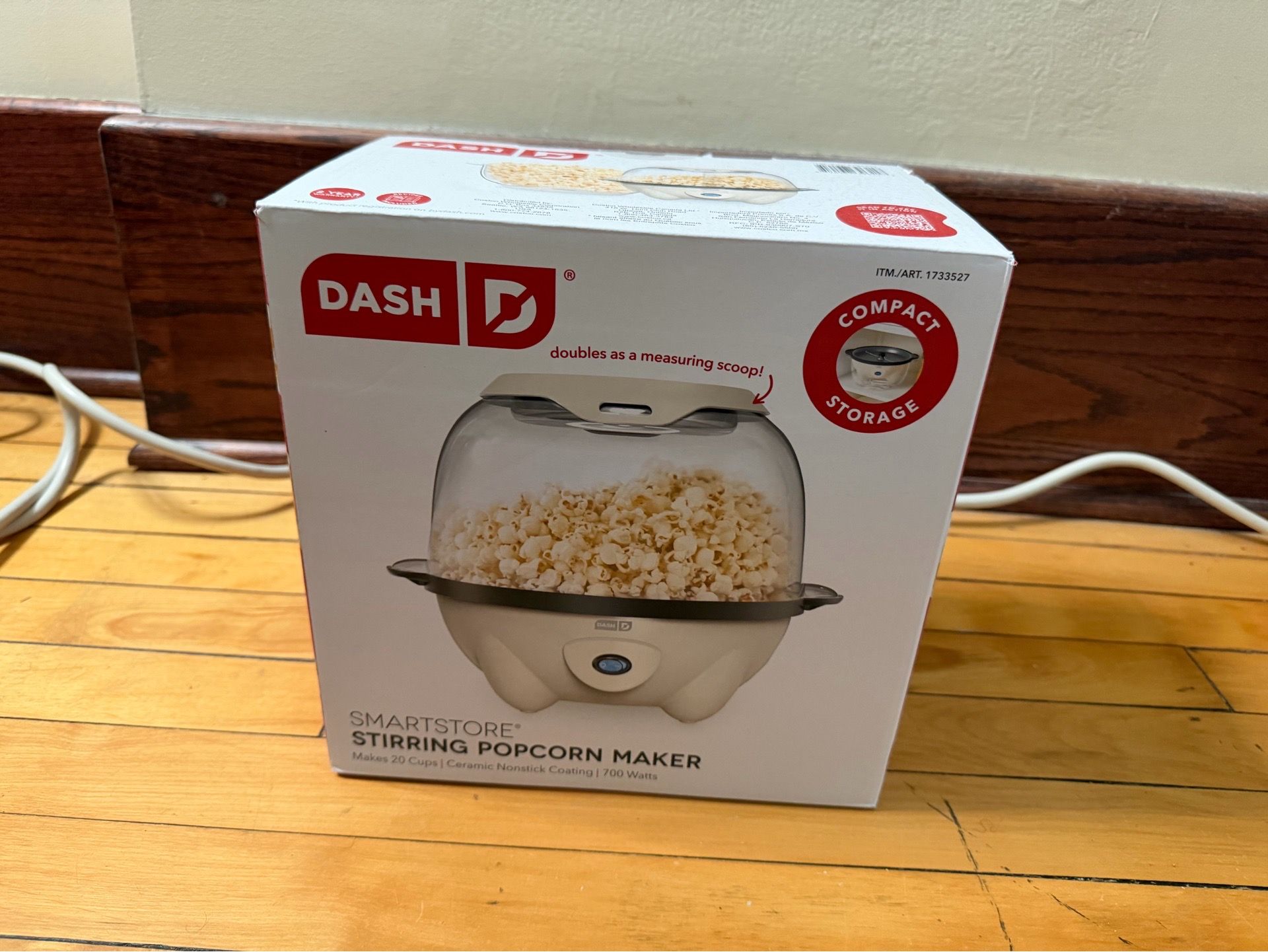 Dash movie theater popcorn maker
