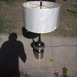 !! 2 Bulb Lamp Works Good 