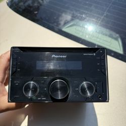 Pioneer FH-S520BT Audio CD Receiver and Bluetooth Car Stereo 