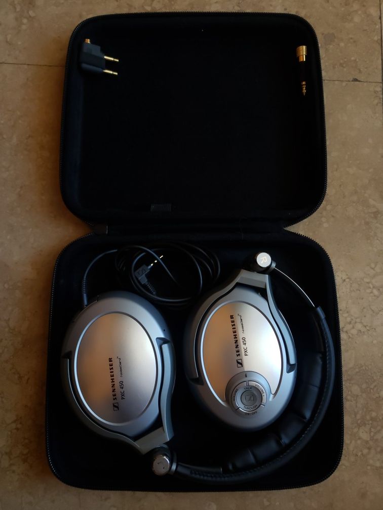 New Sennheiser PXC 450 Noise Cancelling Headphones w/case