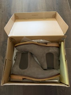 Brand New Clarks Boots Size 9.5