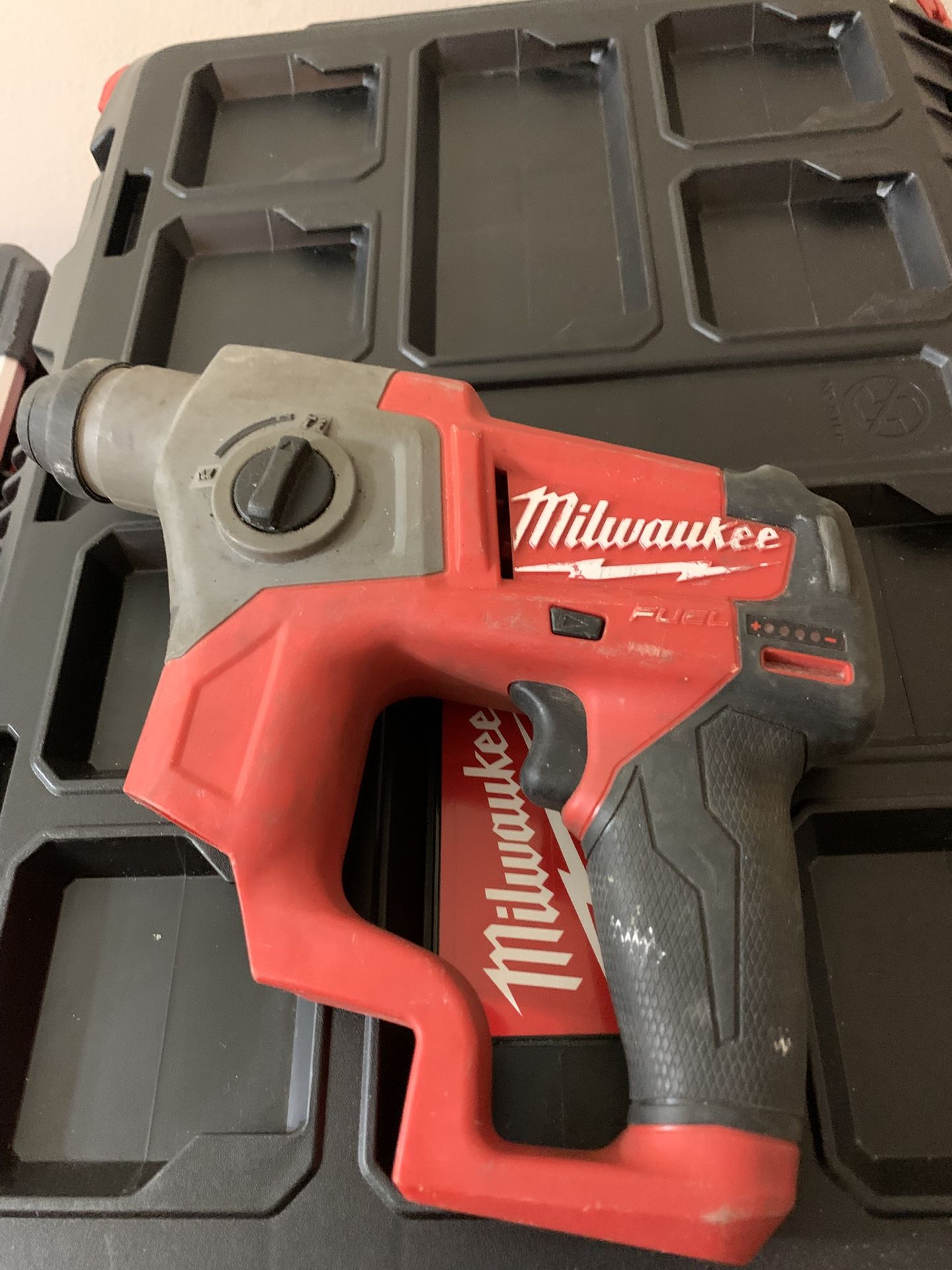 Milwuakee M12 Roto Hammer 