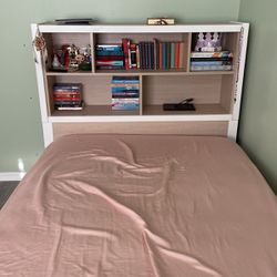 3 Piece Bedroom Set (accept reasonable Offers)