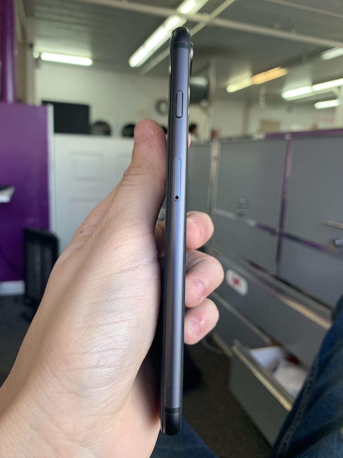 IPHONE 8 PLUS 64GB UNLOCKED