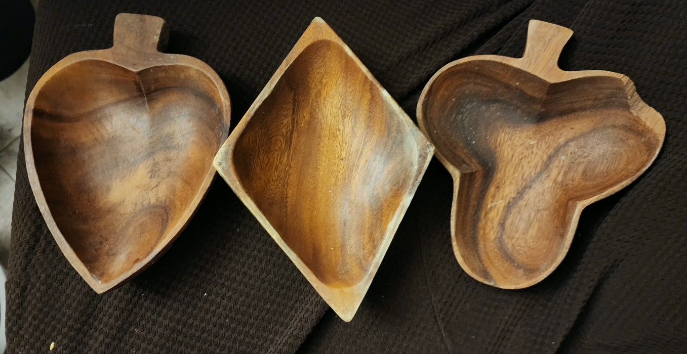3 wooden dishes