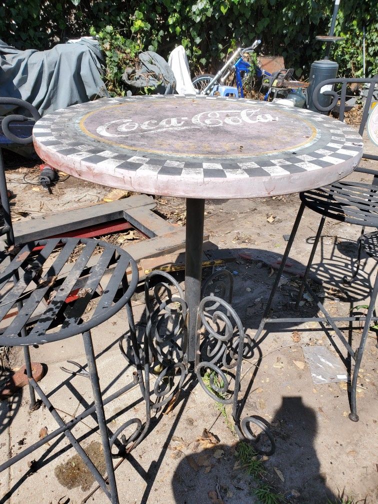 Coca Cola Table And 2 Chairs