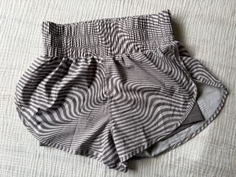 NEW Vitality and Cosmopolitan women shorts small