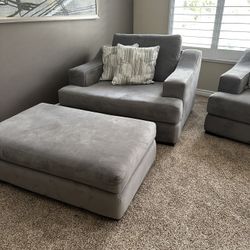 Couches - Must Go 