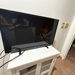 Philip Flat Screen TV (32 Inches ) 