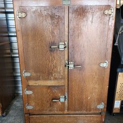 Antique Ice Box 