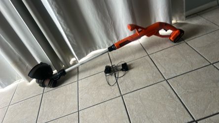 Black & Decker Cordless String Trimmer with Charger