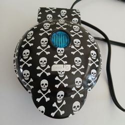 Dash Mini Waffle Maker 4" Skull Shaped Waffles all over Print 