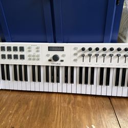 Arturia KeyLab Essential 49 mk3 MIDI Keyboard