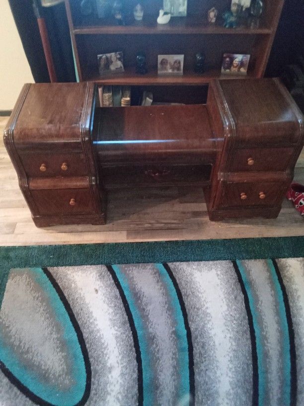 Antique vanity dresser