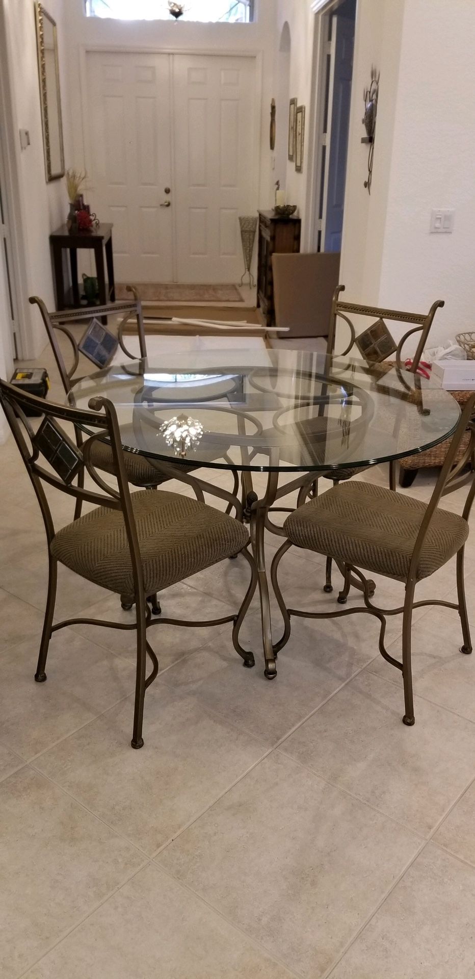 Kitchen Set-Kitchen Table/Chairs