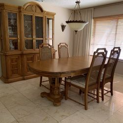 AMERICAN OF MARTINSVILLE SOLID WOOD ANTIQUE DINING ROOM SET 