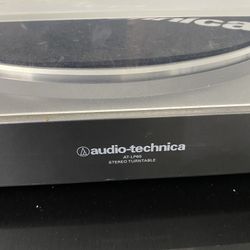 Audio Technica AT-LP60 turntable 