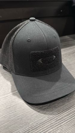 Oakley hat