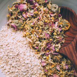 Soothing Postpartum Bath 