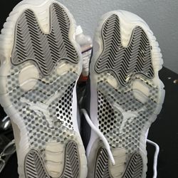 jordan 11s cool greys size 8-8.5