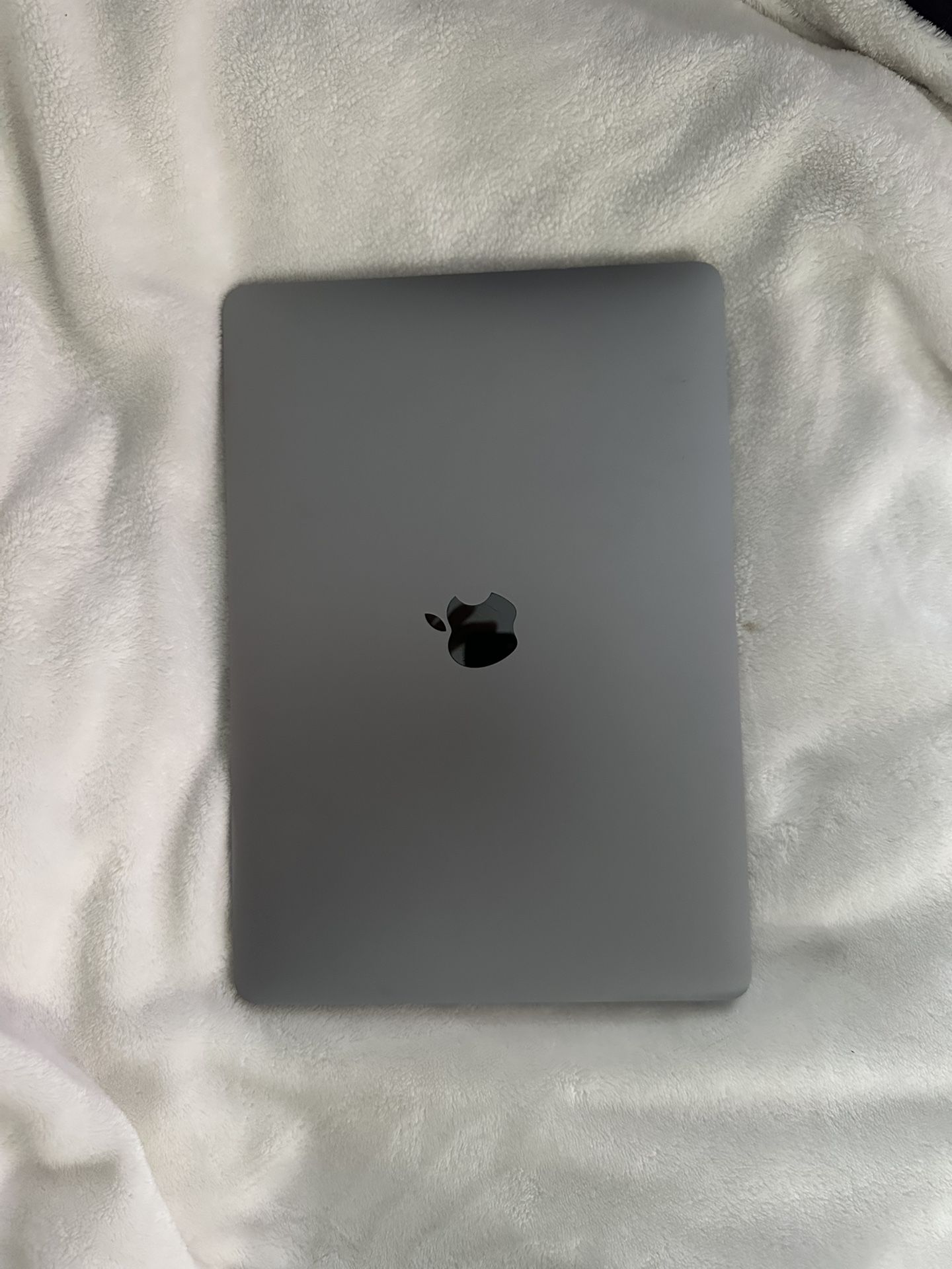 MacBook Air 13-in 2019