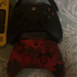 3 Xbox Controllers And Pacman Read Desc