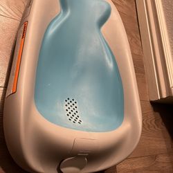 Skip hop Baby Bath