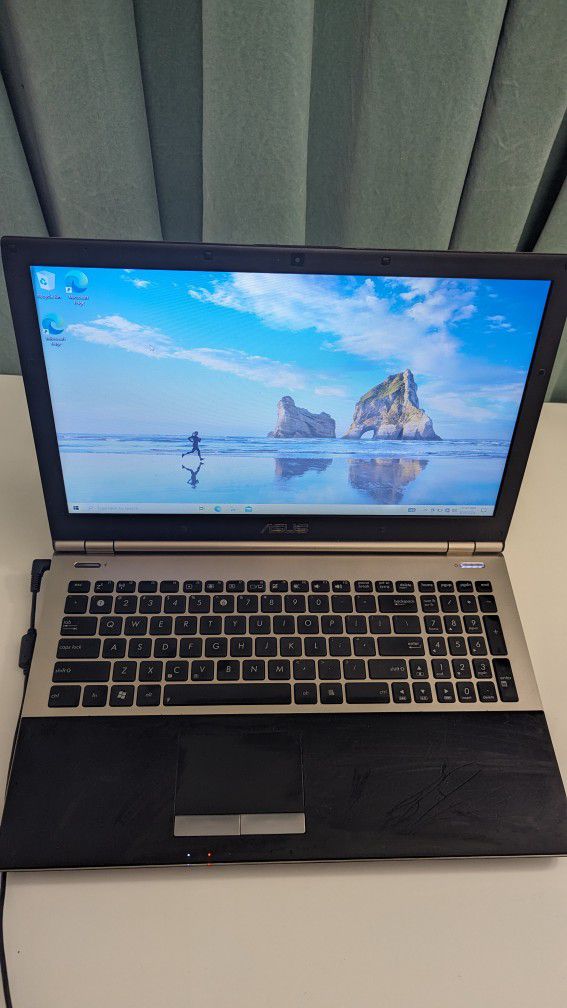 Asus U56E 15.6”Windows 10  Laptop/Notebook Intel Core i5-2540M 2.50Ghz, 8GB DDR3 Memory, DVD±RW, Webcam