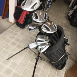 Men's Set Of Right Handed Golf Clubs