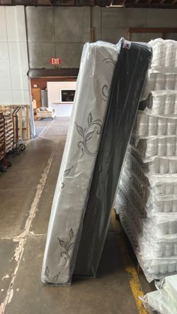 Twin size mattress set