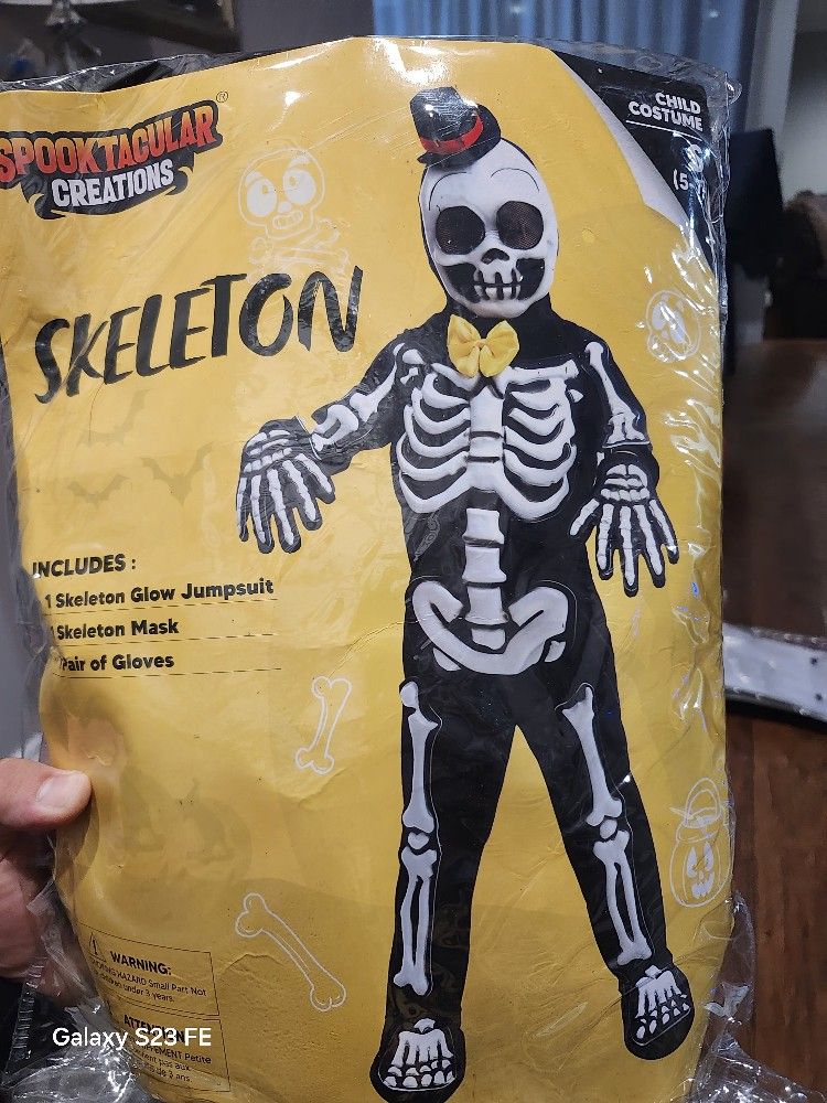 Halloween COSTUMES