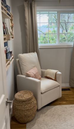 BabyLetto Swivel/ Rocker Chair