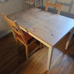 ​Dining Table and 2 Chairs Set