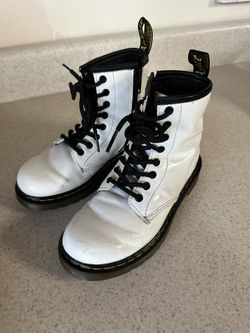 Dr. Martens girl Boots