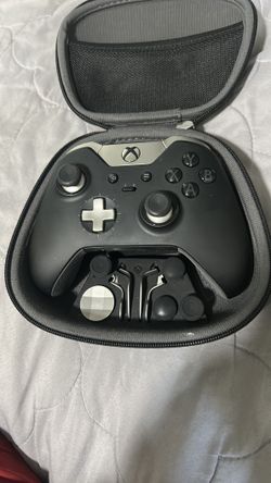 Wireless Xbox SCUF control and case.