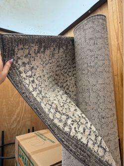 Darby rug ivory/stone- like new!!!