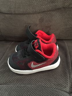 Baby Nike shoes size 4