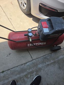 Craftsmen 17 gallon   air compressor.