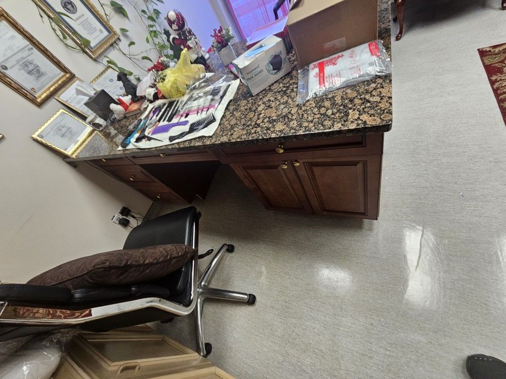 Reception Area/cabinet With Countertop
