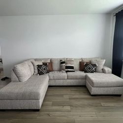 GORGEOUS SECTIONAL 