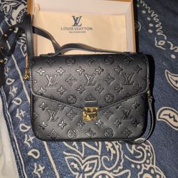 Louis Vuitton Purse