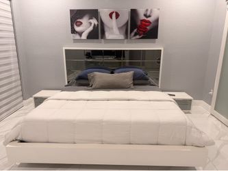Modern King Size Bedroom Set