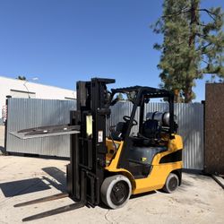 Caterpillar Forklift