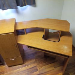 2 Computer Desks