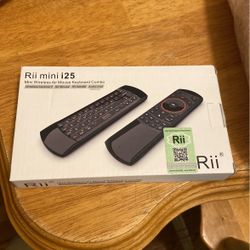 Rii Mini i25 Mini Wireless Air Mouse and Keyboard combo