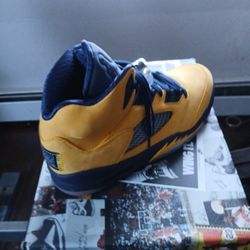 Jordan 5 Retro Michigan 