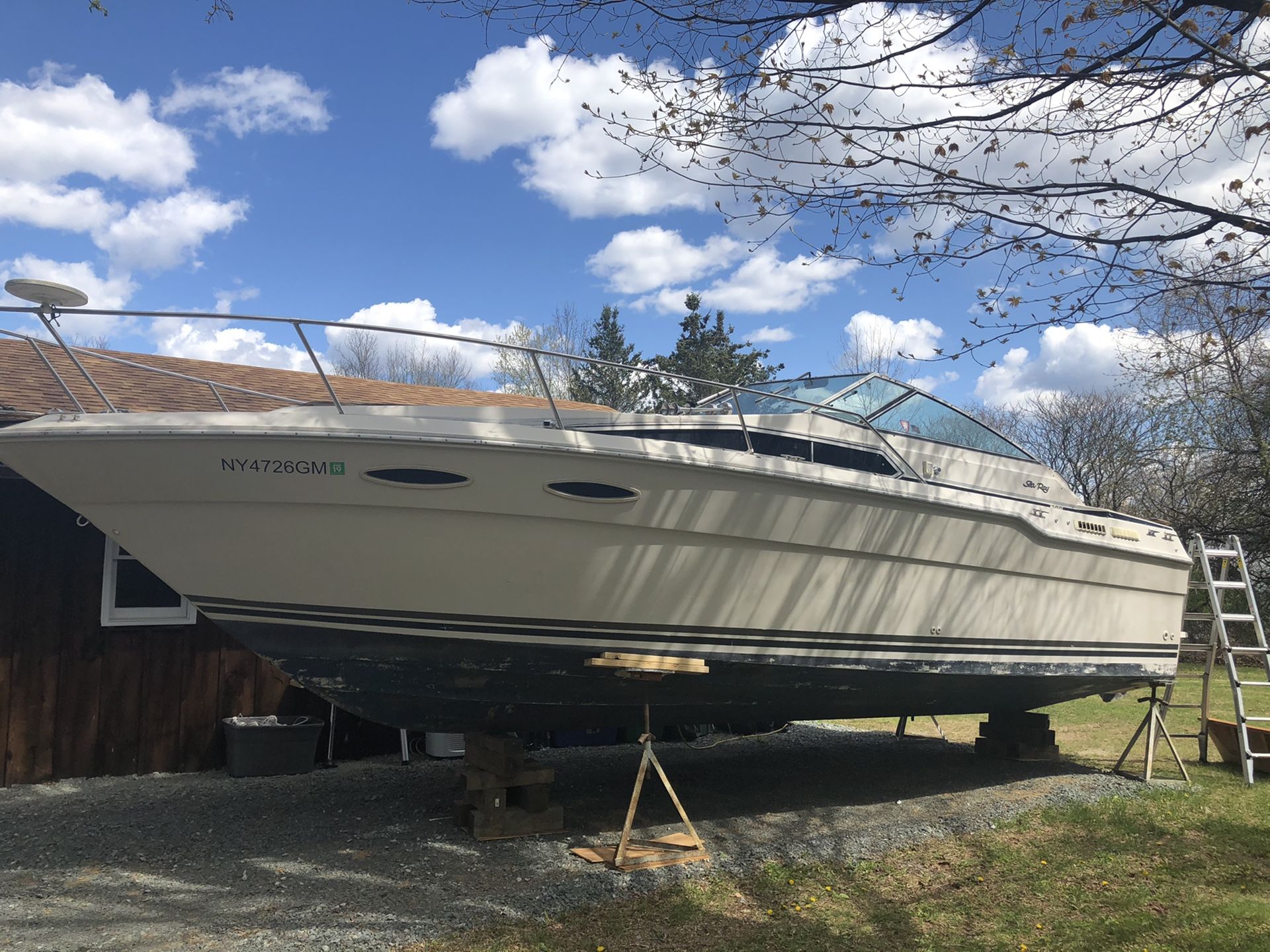 1986 SeaRay Sundancer, twin V8 Mercruisers